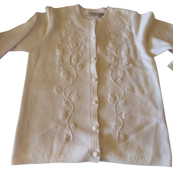 Classic Elements White Floral Embroidered Cardigan - Picture 5 of 5